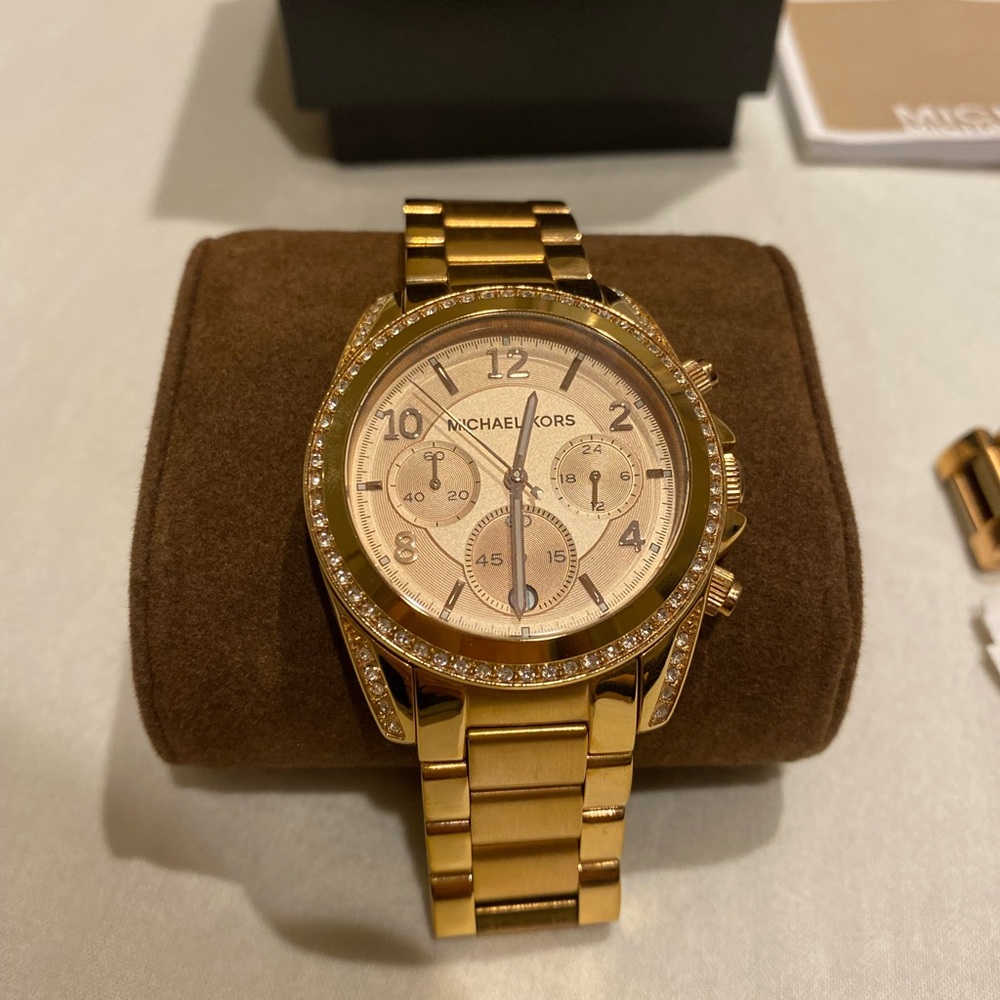 Michael Kors Watch Style MK5263 in Rosegold - Picture 2 of 3